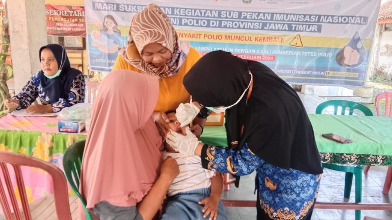 Giat Bulan Timbang dan Vitamin A Serta Giat Sub PIN Polio Tahap Kedua Dusun 003