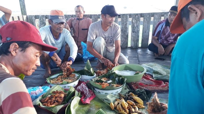 Syukuran Panen Padi, Warga Tani Dusun Bulakblawong Gelar Doa dan Makan Bersama